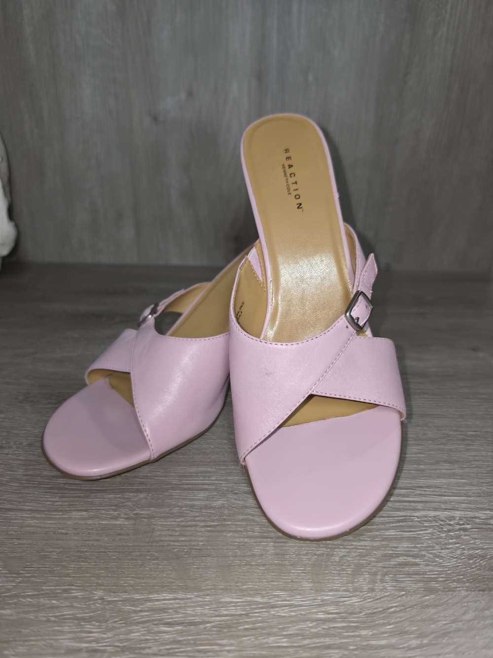 Reaction Kenneth Cole Pastel Pink Crisscross Slip-On Mules Women's 10M